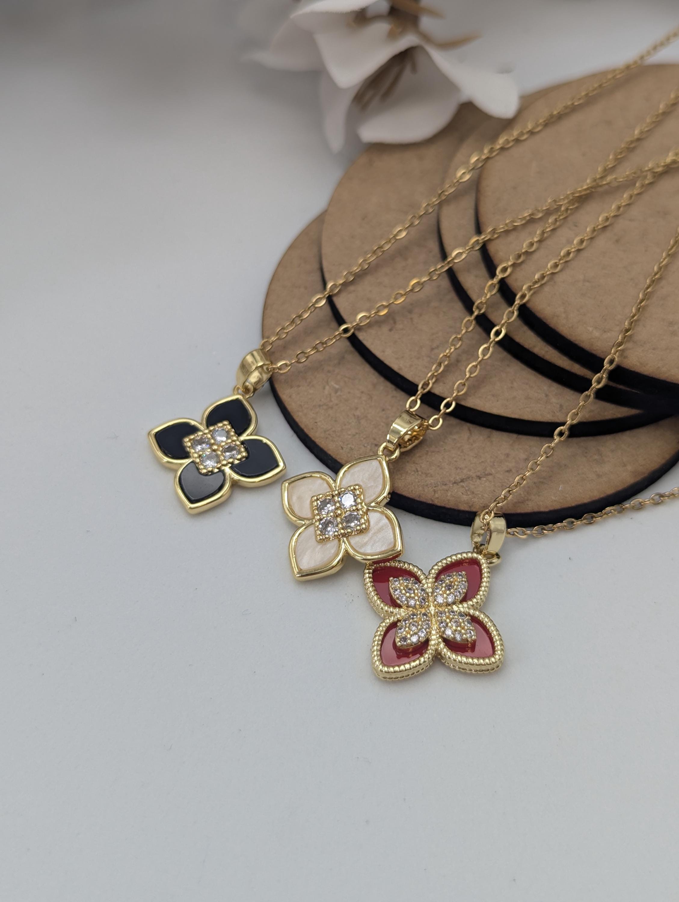 Minimalistischer Schmuck für jeden Tag Halskette mit goldenem Blumenanhänger Statement Schmuck Goldkette Jahrestagsgeschenk für Sie