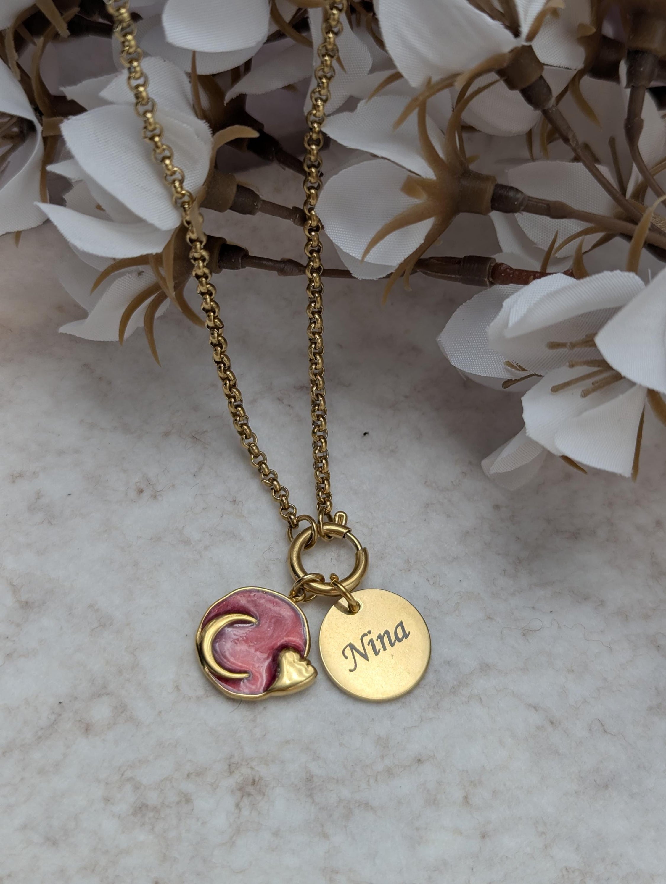 Collar personalizable, con nombre grabado.