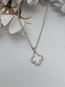 Collar con colgante de cruz, chapado en oro de 18K.