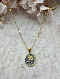 Minimalistischer Schmuck für jeden Tag Halskette mit Rosenanhänger Halskette für jeden Tag Blumenschmuck Idee für Goldkette Geschenk für Sie