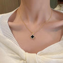 Collar con colgante de cruz, chapado en oro de 18K.
